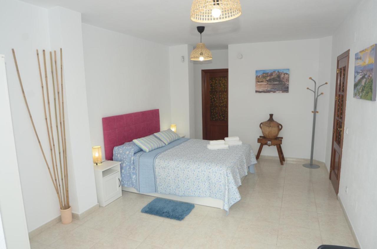 Habitacion Grande Con Terraza Privada, Malaga Centro Exterior foto